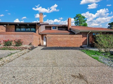 Welcome to this stylishly renovated 2 bed, 2.5 bath townhome in on Crown Colony Country Club in Texas - for sale on GolfHomes.com, golf home, golf lot