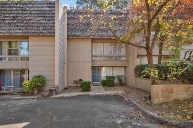 This Charming Townhome in Hot Springs Village is located in on DeSoto Golf Course in Arkansas - for sale on GolfHomes.com, golf home, golf lot