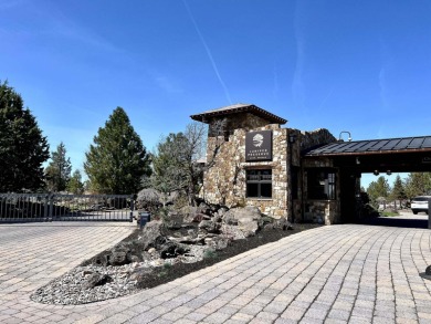 This Four Peaks lot is close to all the resort action AND allows on  in Oregon - for sale on GolfHomes.com, golf home, golf lot