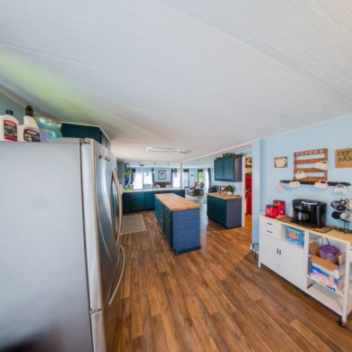 Now Accepting Ages 40 plus!!! Charming and well-maintained 1980 on Ocala Palms Golf and Country Club in Florida - for sale on GolfHomes.com, golf home, golf lot