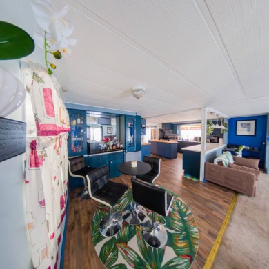 Now Accepting Ages 40 plus!!! Charming and well-maintained 1980 on Ocala Palms Golf and Country Club in Florida - for sale on GolfHomes.com, golf home, golf lot