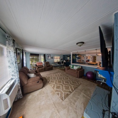 Now Accepting Ages 40 plus!!! Charming and well-maintained 1980 on Ocala Palms Golf and Country Club in Florida - for sale on GolfHomes.com, golf home, golf lot