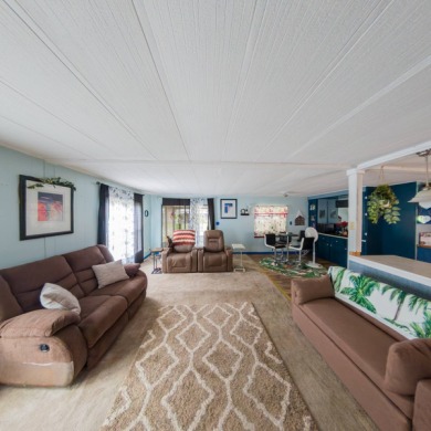 Now Accepting Ages 40 plus!!! Charming and well-maintained 1980 on Ocala Palms Golf and Country Club in Florida - for sale on GolfHomes.com, golf home, golf lot