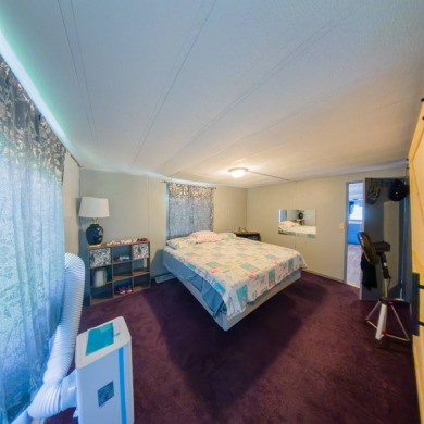 Now Accepting Ages 40 plus!!! Charming and well-maintained 1980 on Ocala Palms Golf and Country Club in Florida - for sale on GolfHomes.com, golf home, golf lot