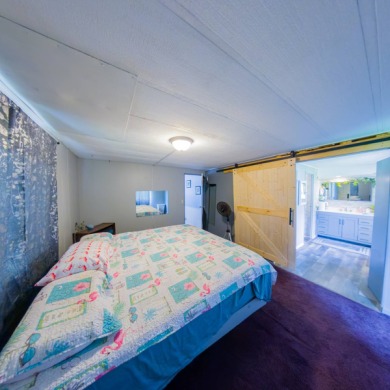 Now Accepting Ages 40 plus!!! Charming and well-maintained 1980 on Ocala Palms Golf and Country Club in Florida - for sale on GolfHomes.com, golf home, golf lot
