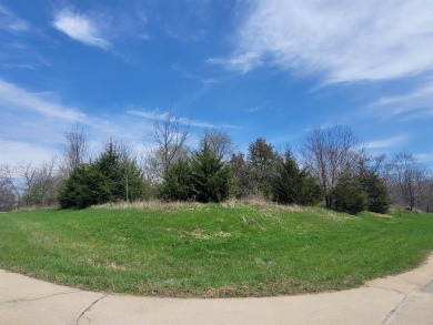 Gently sloping .90 acre corner lot convenient to all amenities on Eagle Ridge Inn and Resort in Illinois - for sale on GolfHomes.com, golf home, golf lot