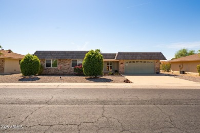 This spacious 3-bedroom, 2-bath residence offers 1,832 sq ft of on PalmBrook Country Club in Arizona - for sale on GolfHomes.com, golf home, golf lot