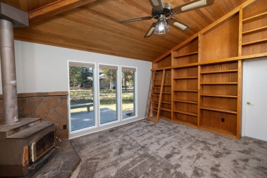 Welcome this beautiful single-story home nestled on the 7th on Sunriver Woodlands Golf Course in Oregon - for sale on GolfHomes.com, golf home, golf lot