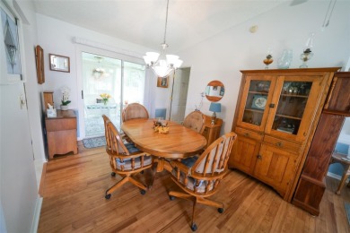 Charming, Cozy & Comfortable Home For Sale in Spruce Creek South on The Links of Spruce Creek in Florida - for sale on GolfHomes.com, golf home, golf lot