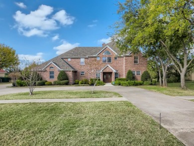 Click the Virtual Tour link to view the 3D walkthrough. Stunning on Tangle Ridge Golf Club in Texas - for sale on GolfHomes.com, golf home, golf lot