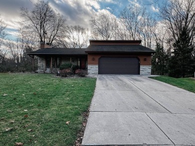 You don't want to miss this 3 BR, 2.5 BA open concept ranch home on Oneida Golf and Country Club in Wisconsin - for sale on GolfHomes.com, golf home, golf lot