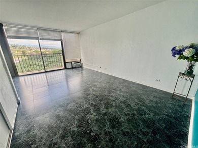 Excellent location, minutes to Pearl ridge shopping Center on Pearl Country Club in Hawaii - for sale on GolfHomes.com, golf home, golf lot