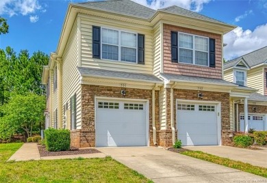 Charming First-Level Townhouse in Braemar Creek. This inviting on Williamsburg National Golf Club in Virginia - for sale on GolfHomes.com, golf home, golf lot