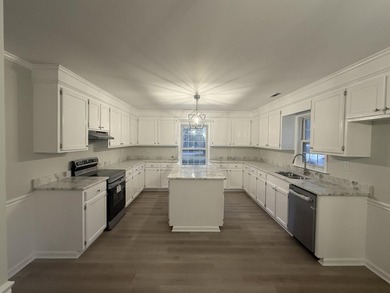 TOTALLY RENOVATED, ALL NEW KITCHEN, FRESH PAINT, NEW FLOORING on The Links At Lakewood in South Carolina - for sale on GolfHomes.com, golf home, golf lot