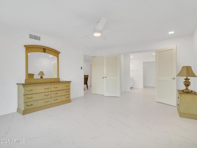 18th-hole stunner with VIEWS-walk to Palmbrook Clubhouse (~100 on PalmBrook Country Club in Arizona - for sale on GolfHomes.com, golf home, golf lot