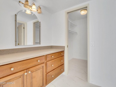 18th-hole stunner with VIEWS-walk to Palmbrook Clubhouse (~100 on PalmBrook Country Club in Arizona - for sale on GolfHomes.com, golf home, golf lot