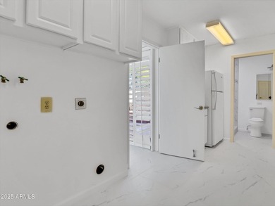 18th-hole stunner with VIEWS-walk to Palmbrook Clubhouse (~100 on PalmBrook Country Club in Arizona - for sale on GolfHomes.com, golf home, golf lot