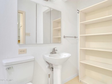 18th-hole stunner with VIEWS-walk to Palmbrook Clubhouse (~100 on PalmBrook Country Club in Arizona - for sale on GolfHomes.com, golf home, golf lot