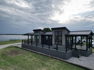 Do you love the lake? How about golf? This new cottage is on Lone Cedar Golf Course in Texas - for sale on GolfHomes.com, golf home, golf lot