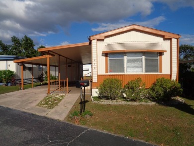 Take a look inside this extremely well maintained 1990, 2 bed/1 on YMCA Par 3 Home of the First Tee of Lakeland in Florida - for sale on GolfHomes.com, golf home, golf lot