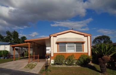 Take a look inside this extremely well maintained 1990, 2 bed/1 on YMCA Par 3 Home of the First Tee of Lakeland in Florida - for sale on GolfHomes.com, golf home, golf lot