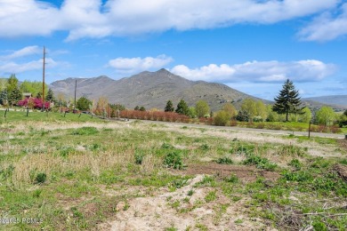 Discover the perfect balance of privacy and proximity with this on Homestead Golf Club and Resort in Utah - for sale on GolfHomes.com, golf home, golf lot