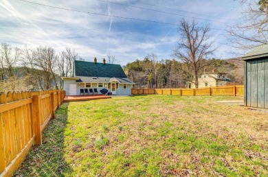 Country living located minutes from I-81, Hanging Rock walking on Hanging Rock Golf Club in Virginia - for sale on GolfHomes.com, golf home, golf lot