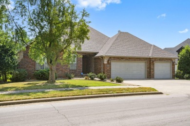 Welcome to 115 Ironwood, a beautifully maintained 5-bedroom, 3 on Island Green Golf Club in Missouri - for sale on GolfHomes.com, golf home, golf lot