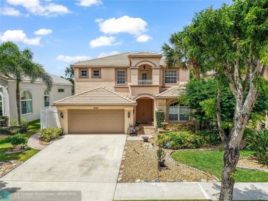 Beautiful 5-bedroom home in the sought-after Madison Green golf on The Links At Madison Green in Florida - for sale on GolfHomes.com, golf home, golf lot