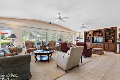 Beautifully situated in the highly desirable Oro Valley Country on Oro Valley Country Club in Arizona - for sale on GolfHomes.com, golf home, golf lot