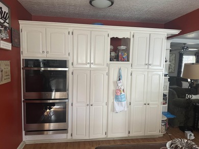 Your perfect home awaits  The upgraded kitchen with commercial on Foxwood Golf Club in Arkansas - for sale on GolfHomes.com, golf home, golf lot