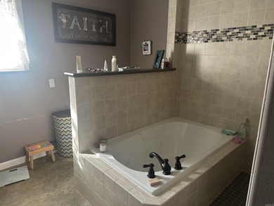 Your perfect home awaits  The upgraded kitchen with commercial on Foxwood Golf Club in Arkansas - for sale on GolfHomes.com, golf home, golf lot