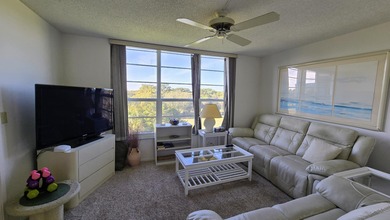 Spacious 2BR/2BA condo in desirable Palm Aire with beautiful on Palm-Aire Country Club and Resort - The Oaks in Florida - for sale on GolfHomes.com, golf home, golf lot