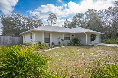 Discover comfort and convenience in this charming 3-bedroom on Inverness Golf and Country Club in Florida - for sale on GolfHomes.com, golf home, golf lot