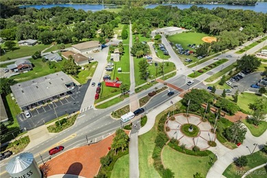 Discover comfort and convenience in this charming 3-bedroom on Inverness Golf and Country Club in Florida - for sale on GolfHomes.com, golf home, golf lot