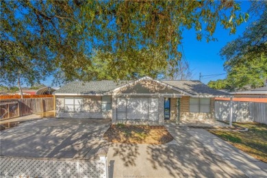 Charming Updated Home Near Texas A  Bomber Stadium! This on Bryan Municipal Golf Course in Texas - for sale on GolfHomes.com, golf home, golf lot