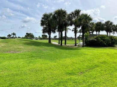 PRICE IMPROVEMENT!  MOTIVATED SELLER!  LOWER CONDO FEE IN 2025! on Kings Point Golf - Executive in Florida - for sale on GolfHomes.com, golf home, golf lot