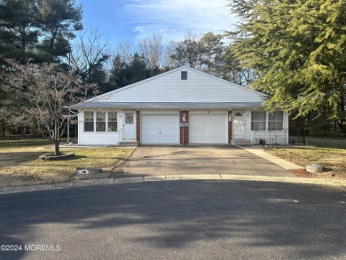 55+ co-op community. Cash only.  New Roof 02/2024. Lovely on Keswick Village Golf Course in New Jersey - for sale on GolfHomes.com, golf home, golf lot