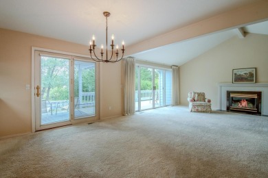 Beautifully maintained single level home in the Oak Knoll Golf on Oak Knoll Golf Course in Oregon - for sale on GolfHomes.com, golf home, golf lot