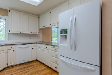 Beautifully maintained single level home in the Oak Knoll Golf on Oak Knoll Golf Course in Oregon - for sale on GolfHomes.com, golf home, golf lot
