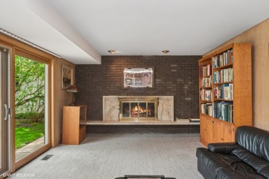 Beautiful split level with  spacious floor plan.  Wide entrance on Sunset Valley Golf Course in Illinois - for sale on GolfHomes.com, golf home, golf lot