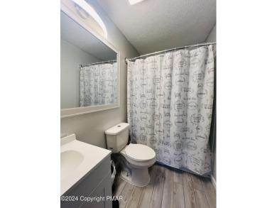 Come check out this UPDATED COZY CHALET/Raised Ranch with a on Pocono Farms Country Club in Pennsylvania - for sale on GolfHomes.com, golf home, golf lot