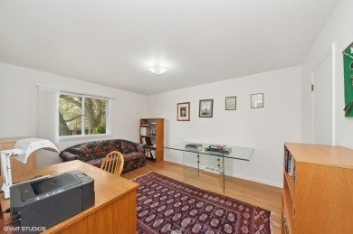 Beautiful split level with  spacious floor plan.  Wide entrance on Sunset Valley Golf Course in Illinois - for sale on GolfHomes.com, golf home, golf lot