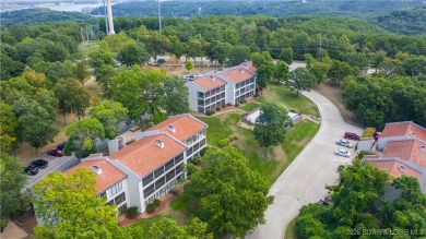 Fully furnished & move-in ready - PLUS seller is offering 3 on Seasons Ridge At Four Seasons in Missouri - for sale on GolfHomes.com, golf home, golf lot