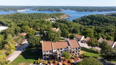 Fully furnished & move-in ready - PLUS seller is offering 3 on Seasons Ridge At Four Seasons in Missouri - for sale on GolfHomes.com, golf home, golf lot