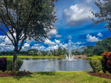 Friendly country club living.  Screened pool perfect for on Stonebridge Golf and Country Club in Florida - for sale on GolfHomes.com, golf home, golf lot