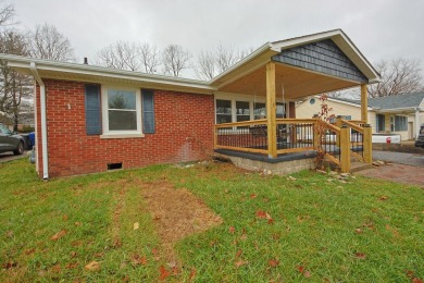 Comfort and Cozy meet convenience. This beauty is just minutes on Winchester Country Club, Inc. in Kentucky - for sale on GolfHomes.com, golf home, golf lot