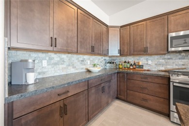 3259 Esmerelda Drive is a single-family residence that presents on Laughlin Ranch Golf Club in Arizona - for sale on GolfHomes.com, golf home, golf lot