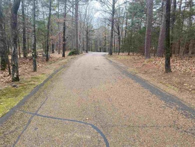 Perfect building lot in beautiful Tannenbaum S/D.  Close to on Tannenbaum Golf Club in Arkansas - for sale on GolfHomes.com, golf home, golf lot