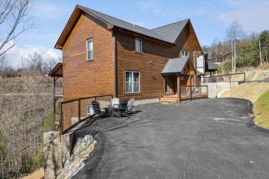 Welcome to this beautiful 5 bedroom, 5 bath Luxury cabin located on Bent Creek Golf Course in Tennessee - for sale on GolfHomes.com, golf home, golf lot